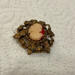Vintage Gold Creamy Cameo Brooch with floral setting